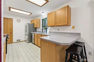 828 Livingston St NE, Lacey, WA 98516 - Photo 9