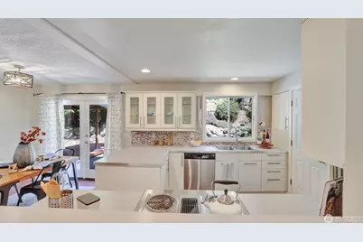 19134 SE May Valley Road, Issaquah, WA 98027 - Photo 9