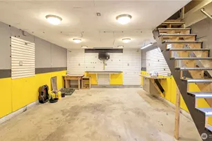 19134 SE May Valley Rd, Issaquah, WA 98027 - Photo 25