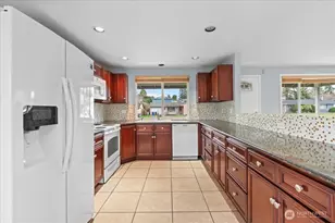 16625 126th Ave SE, Renton, WA 98058 - Photo 7