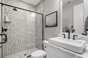 20339 Eagle Ln E, Bonney Lake, WA 98391 - Photo 3