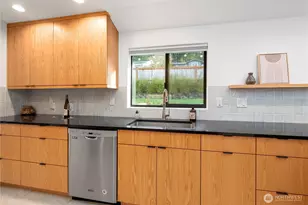 1672 Dorsey Dr, Freeland, WA 98249 - Photo 11