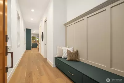 809 166th Avenue NE, Bellevue, WA 98008 - Photo 3