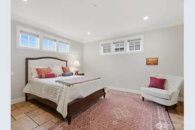 1040 6th Avenue S, Edmonds, WA 98020 - Photo 15