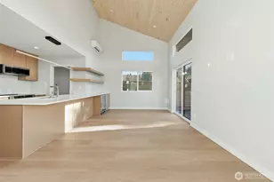 11740 Phinney Ave N, Seattle, WA 98133 - Photo 5