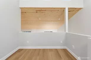 11740 Phinney Ave N, Seattle, WA 98133 - Photo 15