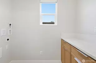 11740 Phinney Ave N, Seattle, WA 98133 - Photo 13