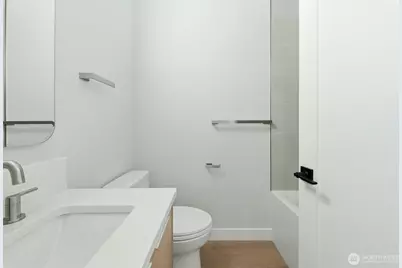 11740 Phinney Ave N, Seattle, WA 98133 - Photo 21