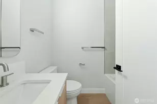 11740 Phinney Ave N, Seattle, WA 98133 - Photo 21