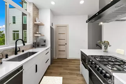 7560 43rd Avenue S, Seattle, WA 98118 - Photo 13