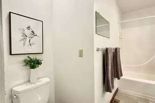 9901 NE 32nd St, Bellevue, WA 98004 - Photo 17