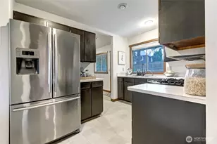 9901 NE 32nd St, Bellevue, WA 98004 - Photo 9