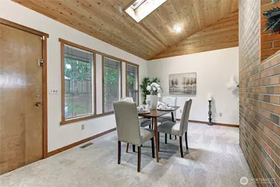 9901 NE 32nd Street, Bellevue, WA 98004 - Photo 7