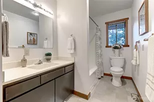 9901 NE 32nd St, Bellevue, WA 98004 - Photo 19