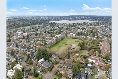 4616 Meridian Avenue N, Seattle, WA 98103 - Photo 37