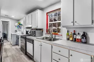 10716 16th Ave Ct S, Tacoma, WA 98444 - Photo 11