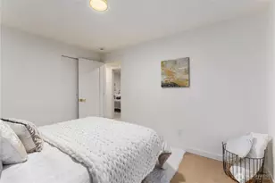 11715 SE 64th St, Bellevue, WA 98006 - Photo 15