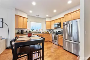 554 Prospect St, Seattle, WA 98109 - Photo 15