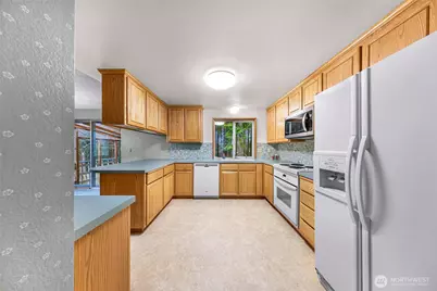 1834 NE Sumner Drive, Oak Harbor, WA 98277 - Photo 11