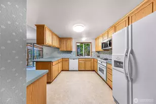 1834 NE Sumner Dr, Oak Harbor, WA 98277 - Photo 11