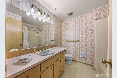 1834 NE Sumner Drive, Oak Harbor, WA 98277 - Photo 17