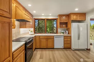 17027 136th Pl SE, Renton, WA 98058 - Photo 11