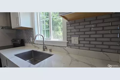 12053 70 Avenue S, Seattle, WA 98178 - Photo 5