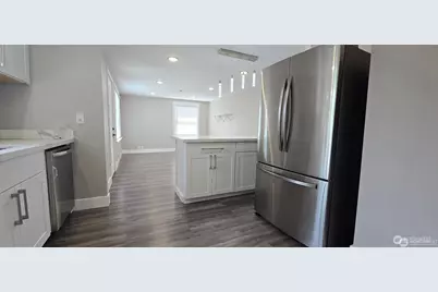 12053 70 Avenue S, Seattle, WA 98178 - Photo 3