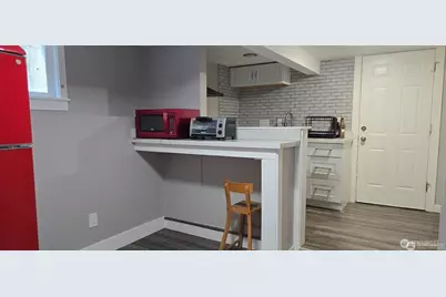 12053 70 Avenue S, Seattle, WA 98178 - Photo 11