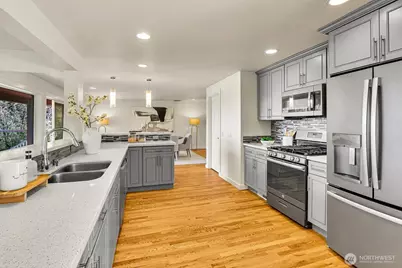 460 168th Avenue SE, Bellevue, WA 98008 - Photo 9