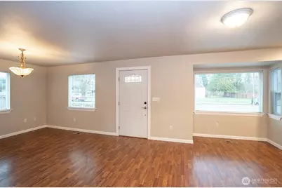 407 18th Street SW, Puyallup, WA 98371 - Photo 5