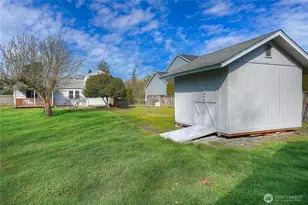 407 18th St SW, Puyallup, WA 98371 - Photo 35