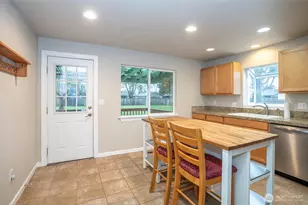 407 18th St SW, Puyallup, WA 98371 - Photo 9