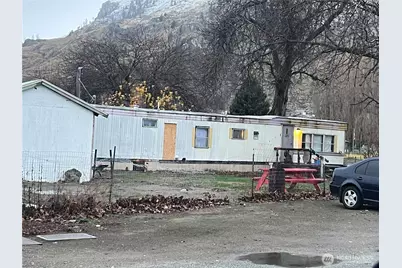 204 Davis Ave., Brewster, WA 98812 - Photo 1