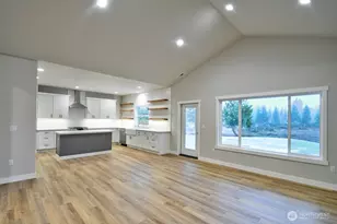 900 Barbara Ln, Centralia, WA 98531 - Photo 5