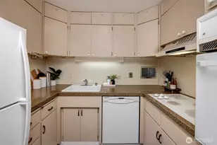 2040 43rd Ave E, Seattle, WA 98112 - Photo 5