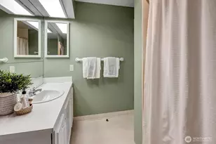 2040 43rd Ave E, Seattle, WA 98112 - Photo 25