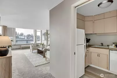 2040 43rd Avenue E #313, Seattle, WA 98112 - Photo 3