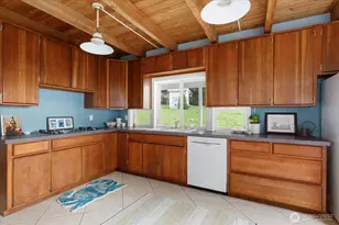 651 Long Ears Way, Coupeville, WA 98239 - Photo 11