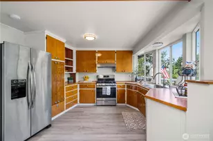 409 Isaac Pincus St, Steilacoom, WA 98388 - Photo 9