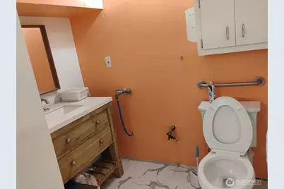 209 E Gowe Street, Kent, WA 98032 - Photo 5