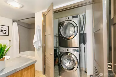 413 NE 70th Street #229, Seattle, WA 98115 - Photo 25