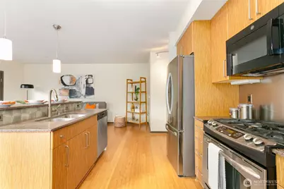 413 NE 70th Street #229, Seattle, WA 98115 - Photo 17