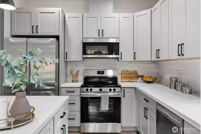 13902 Lakeview Way NW, Gig Harbor, WA 98329 - Photo 15