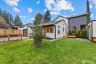 922 NE 117th St, Seattle, WA 98125 - Photo 23