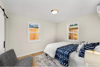 922 NE 117th Street, Seattle, WA 98125 - Photo 15