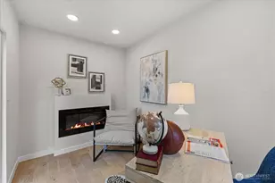 922 NE 117th St, Seattle, WA 98125 - Photo 21