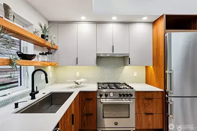 8605 5th Avenue NE #B, Seattle, WA 98115 - Photo 13