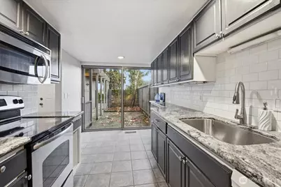 1596 Aberdeen Court SE, Renton, WA 98055 - Photo 3