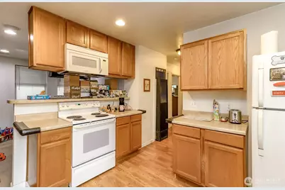 11005 Jovita Boulevard E, Edgewood, WA 98372 - Photo 9